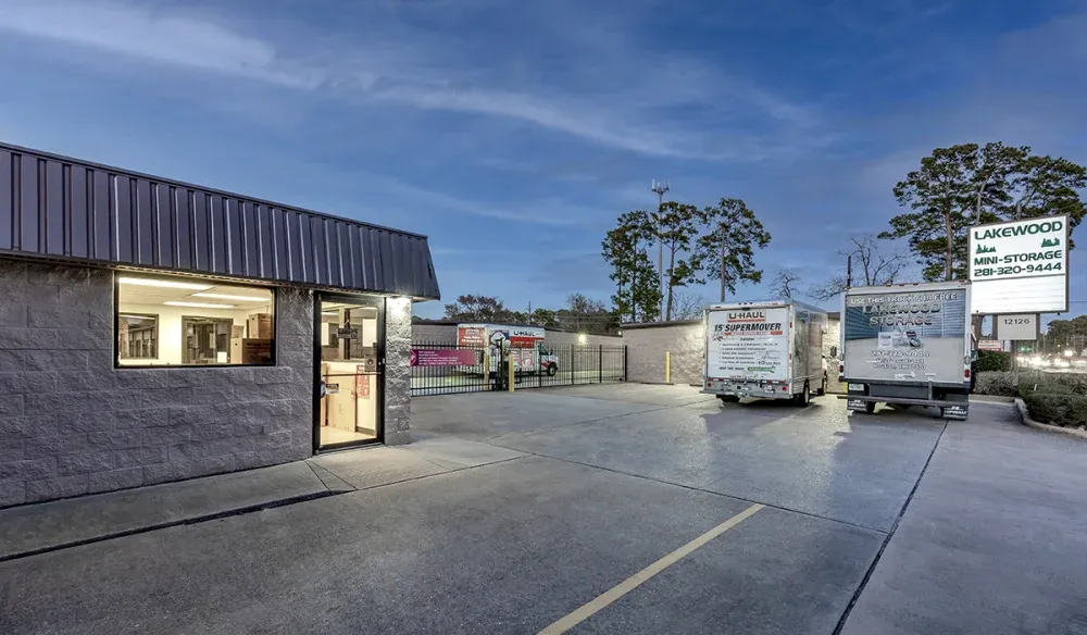 Lakewood Mini Storage exterior