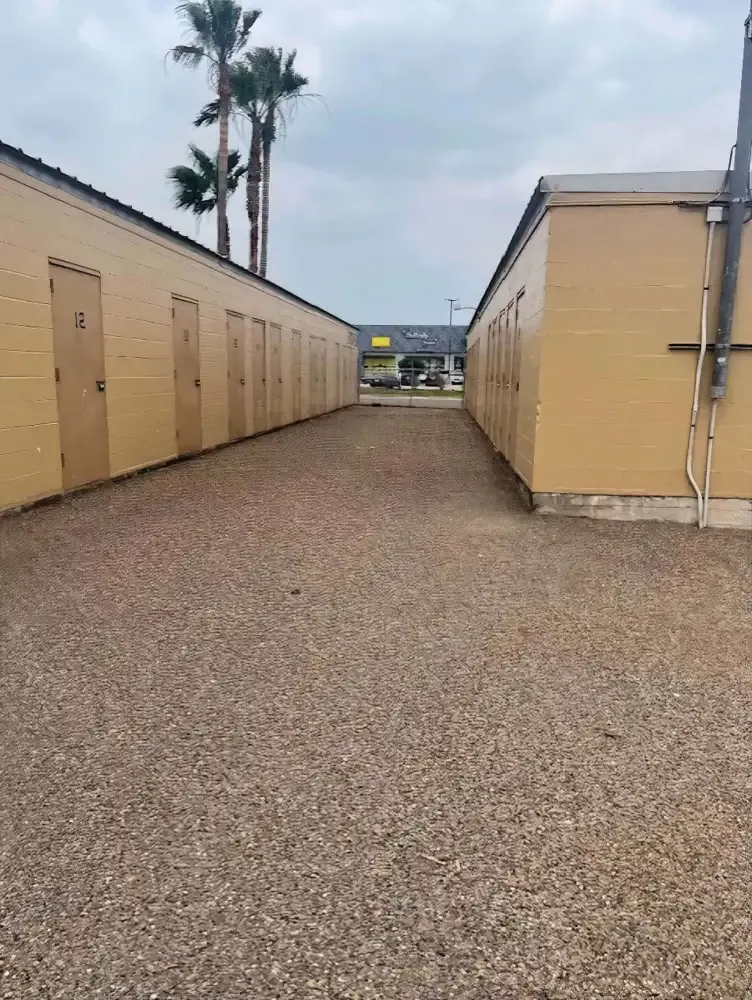 Stor 'Em Storage exterior